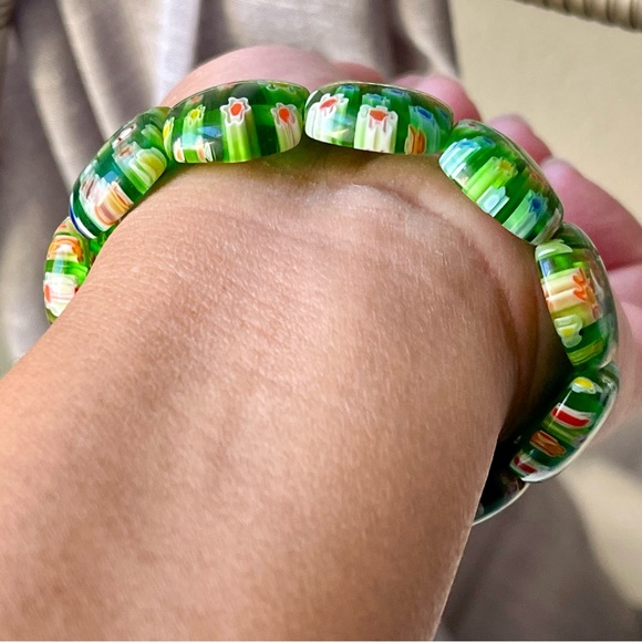💎HOST PICK💎 MILLEFIORE Glass Stretch Bracelet In Green - Picture 6 of 11